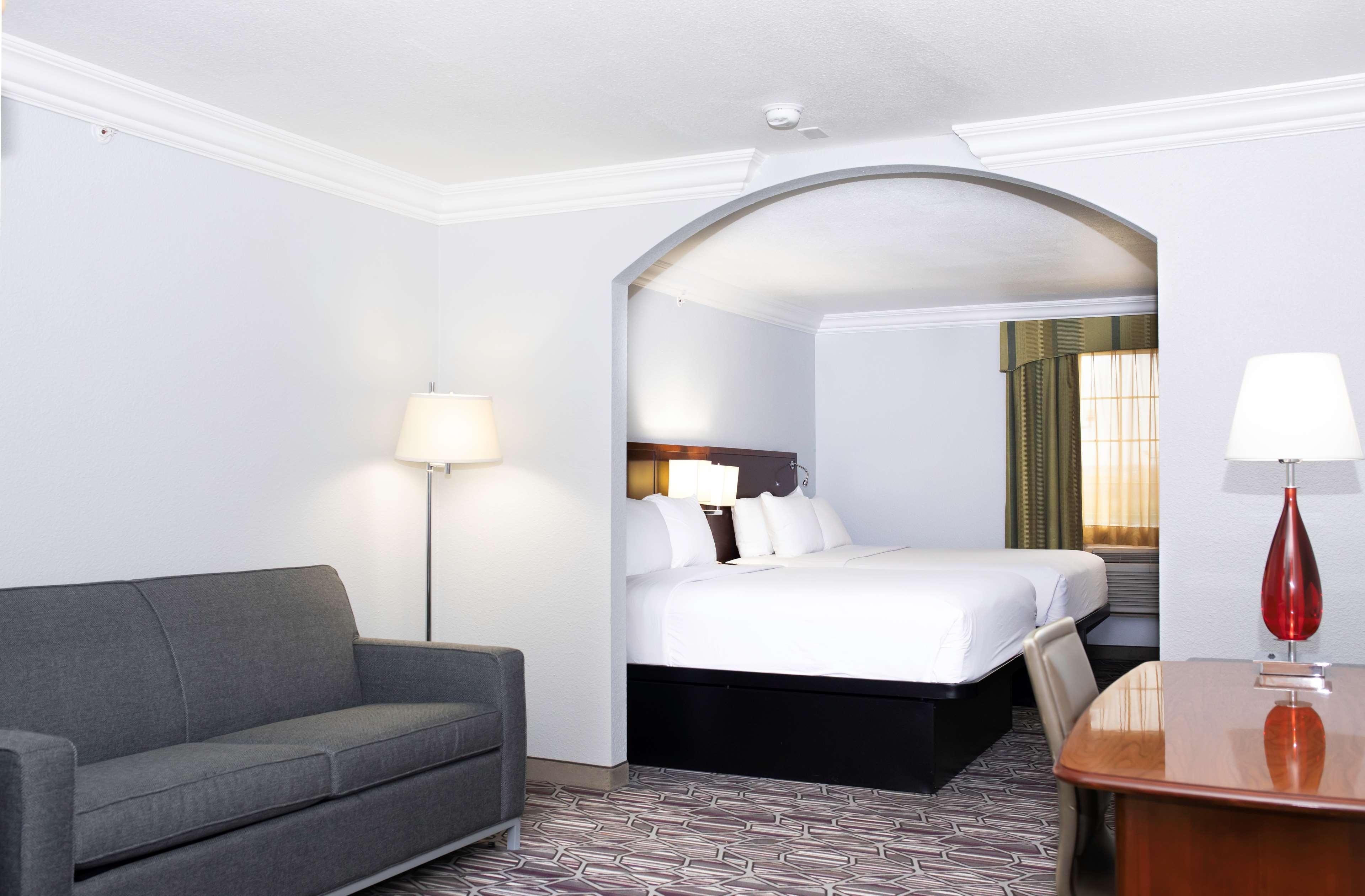Surestay Plus By Best Western Fort Worth Benbrook Εξωτερικό φωτογραφία