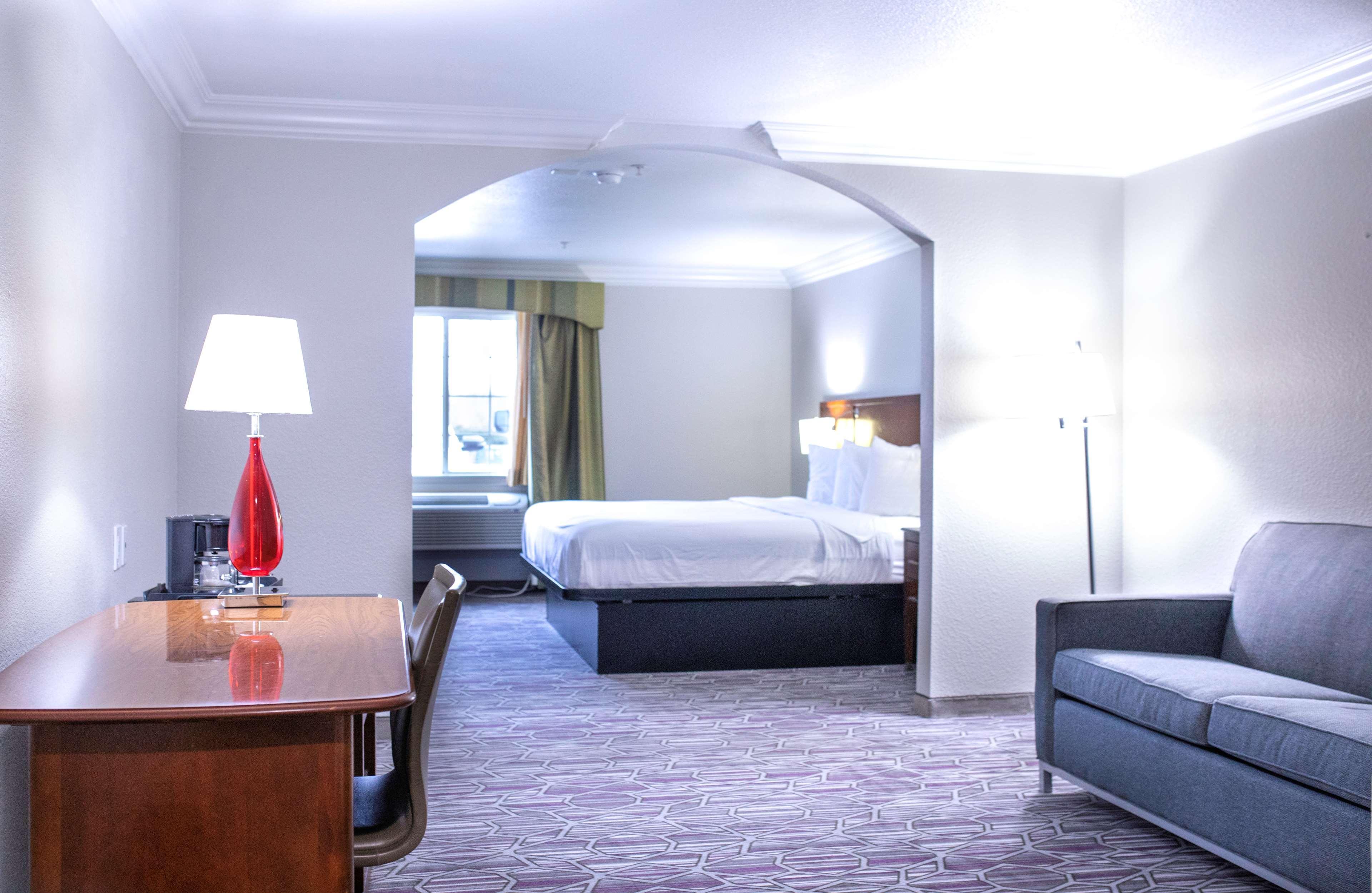 Surestay Plus By Best Western Fort Worth Benbrook Εξωτερικό φωτογραφία