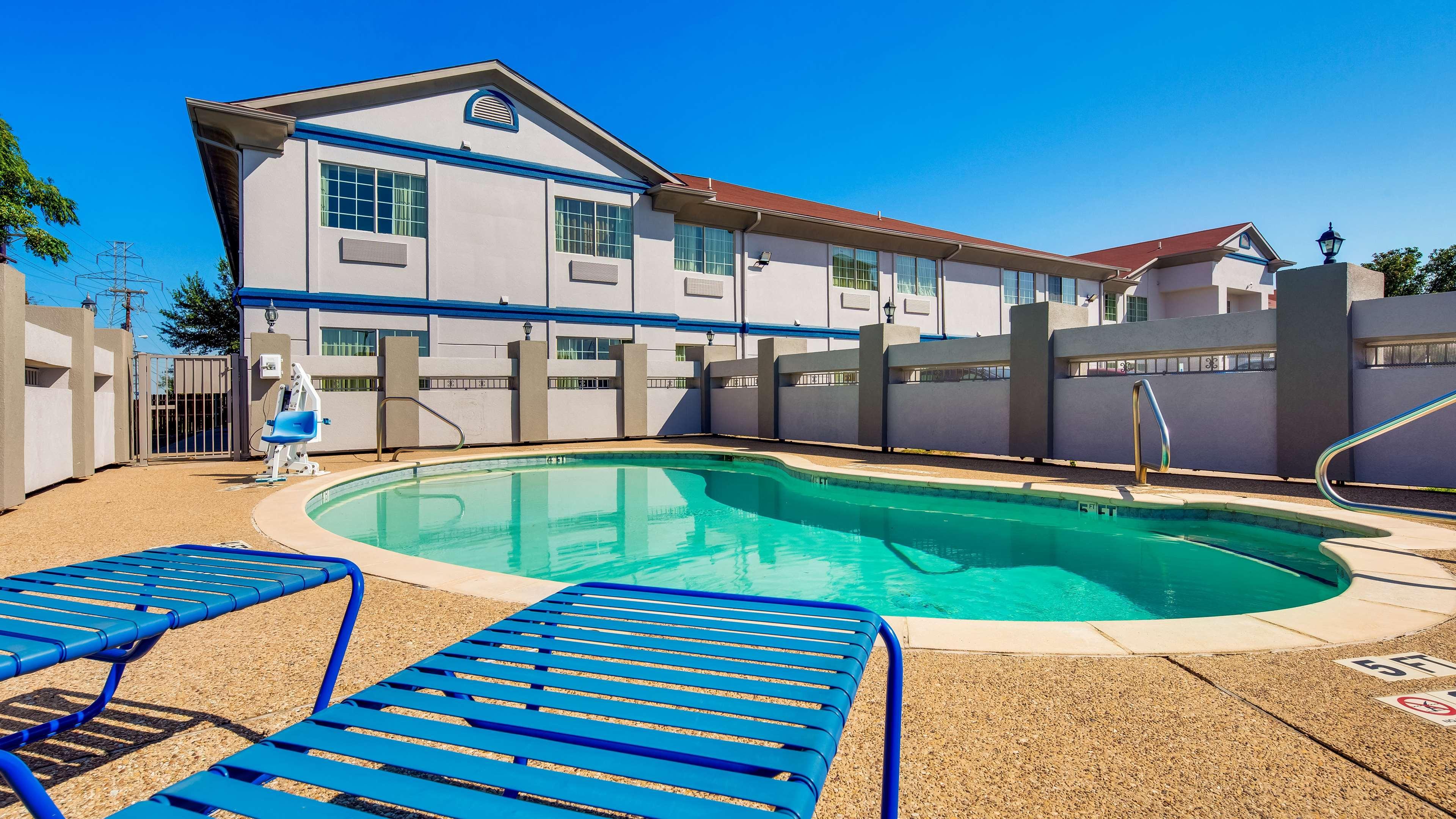 Surestay Plus By Best Western Fort Worth Benbrook Εξωτερικό φωτογραφία