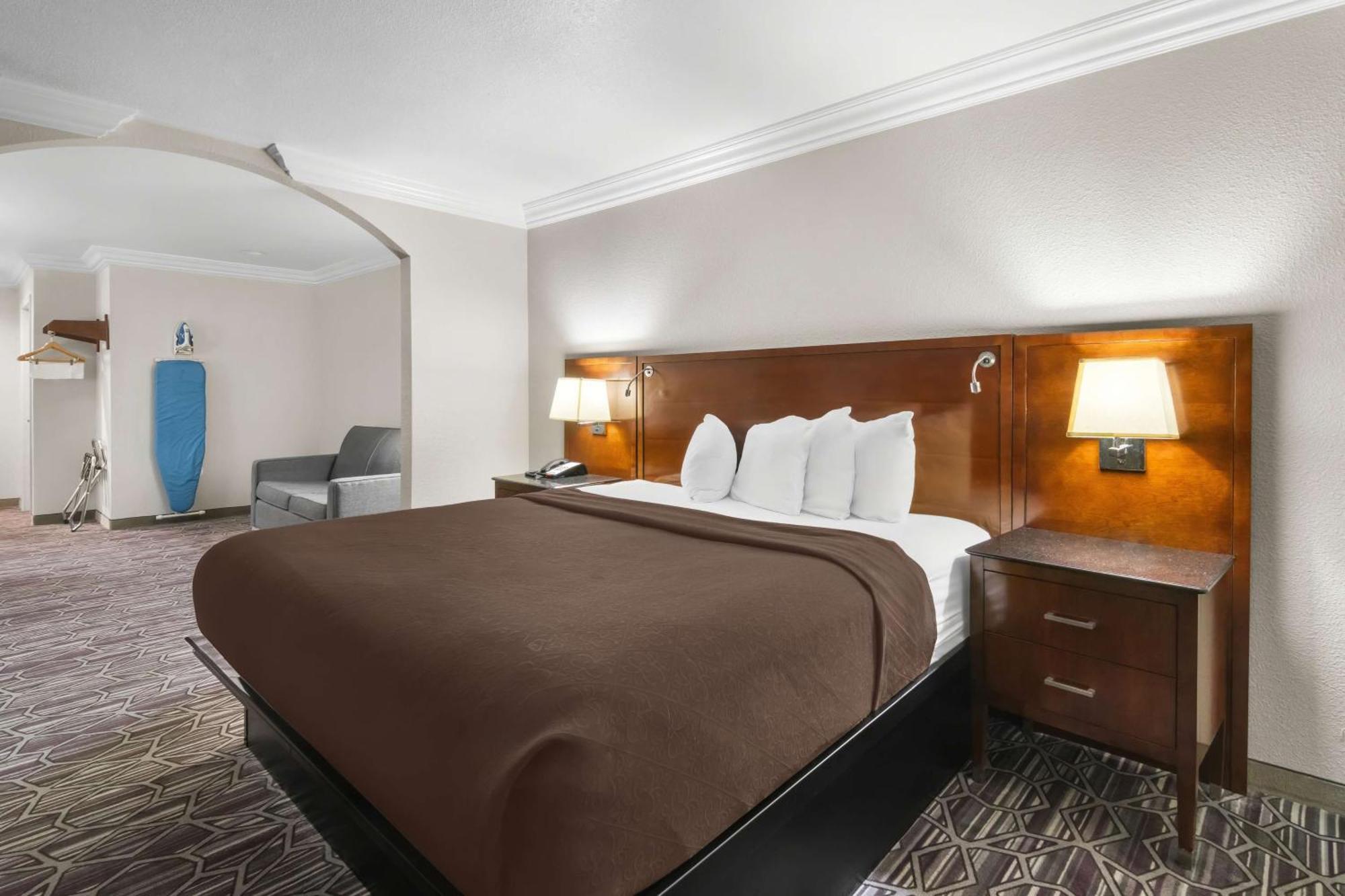 Surestay Plus By Best Western Fort Worth Benbrook Εξωτερικό φωτογραφία