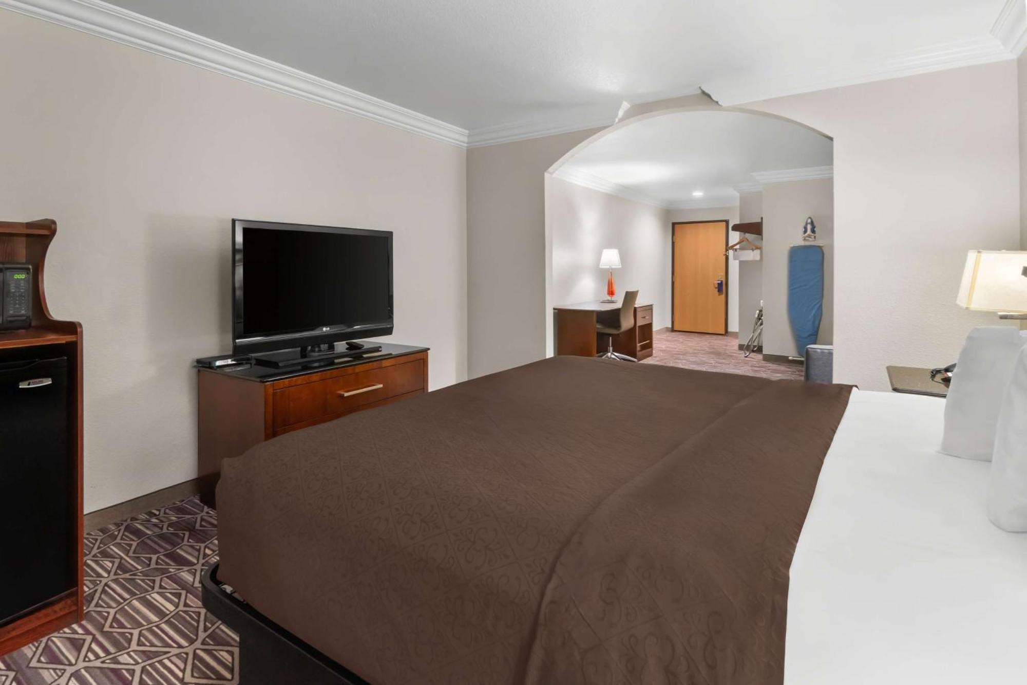Surestay Plus By Best Western Fort Worth Benbrook Εξωτερικό φωτογραφία