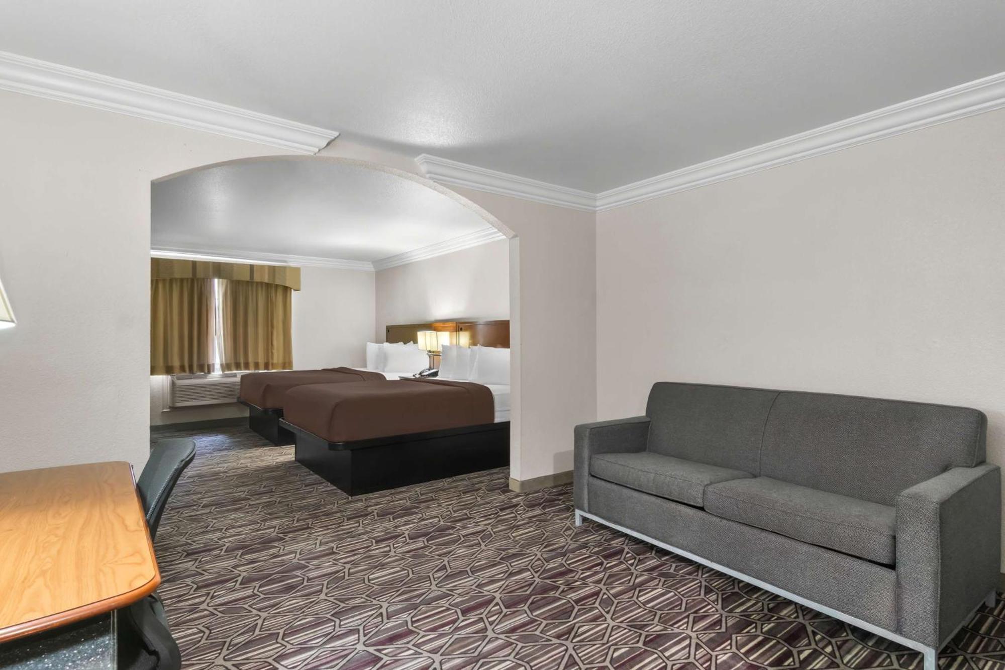 Surestay Plus By Best Western Fort Worth Benbrook Εξωτερικό φωτογραφία