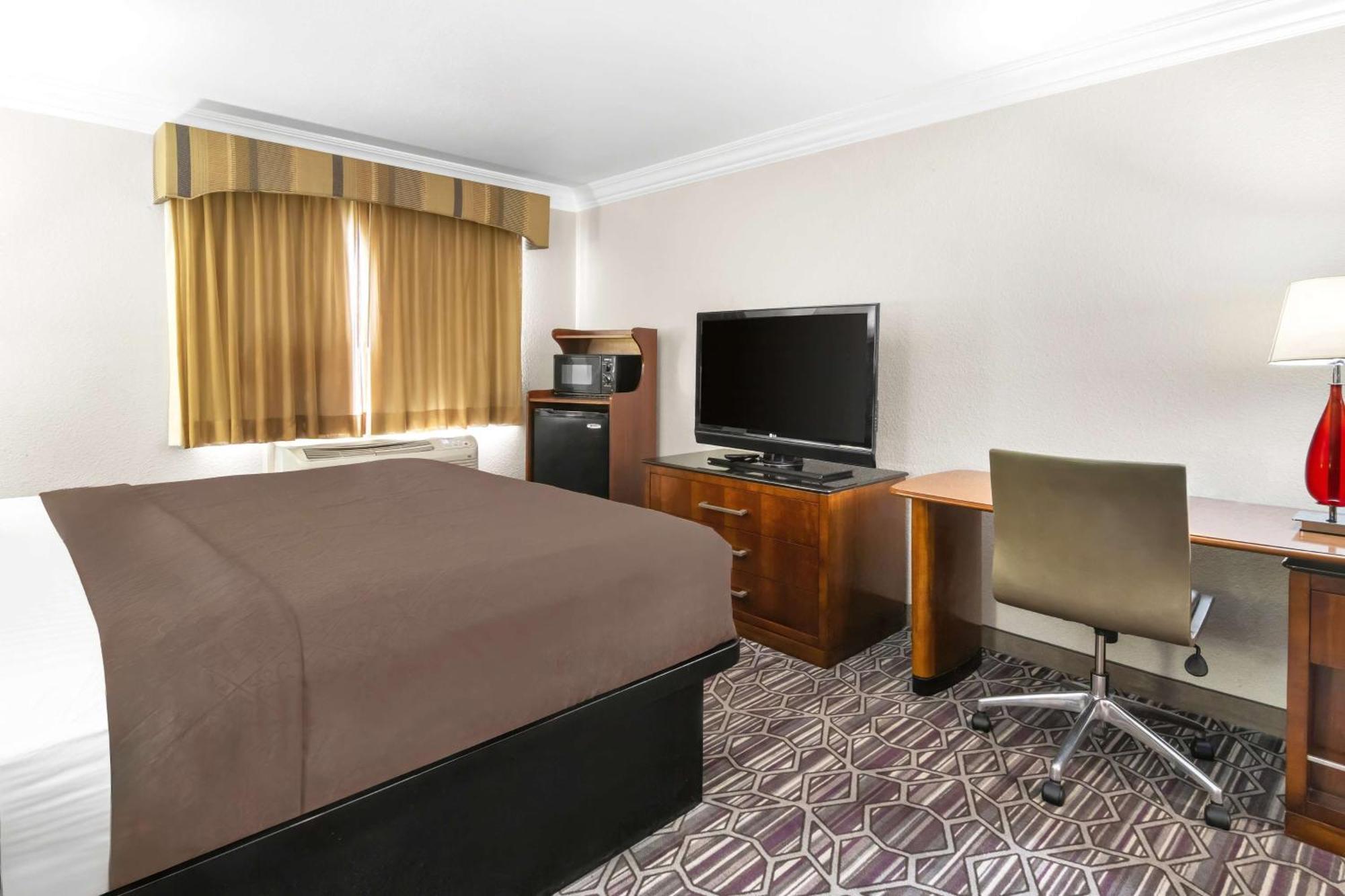 Surestay Plus By Best Western Fort Worth Benbrook Εξωτερικό φωτογραφία