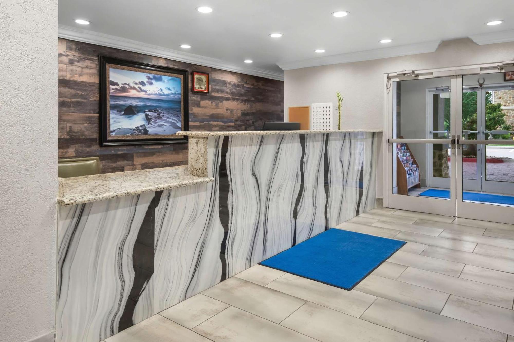 Surestay Plus By Best Western Fort Worth Benbrook Εξωτερικό φωτογραφία