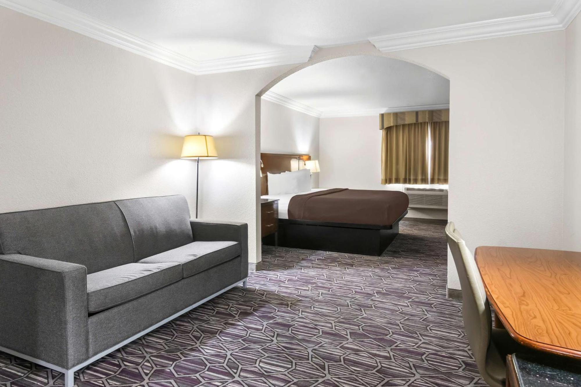 Surestay Plus By Best Western Fort Worth Benbrook Εξωτερικό φωτογραφία