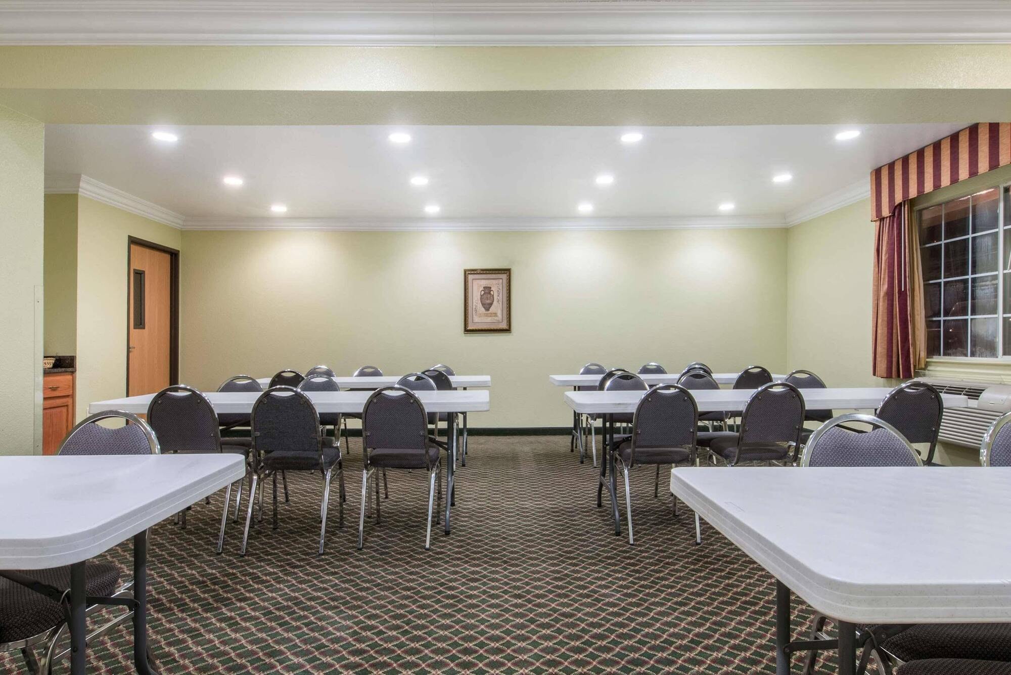 Surestay Plus By Best Western Fort Worth Benbrook Εξωτερικό φωτογραφία