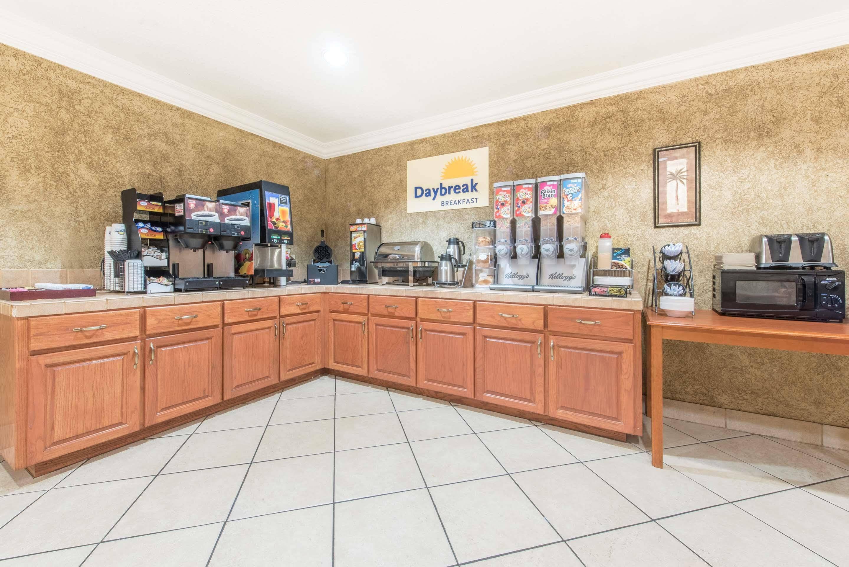 Surestay Plus By Best Western Fort Worth Benbrook Εξωτερικό φωτογραφία